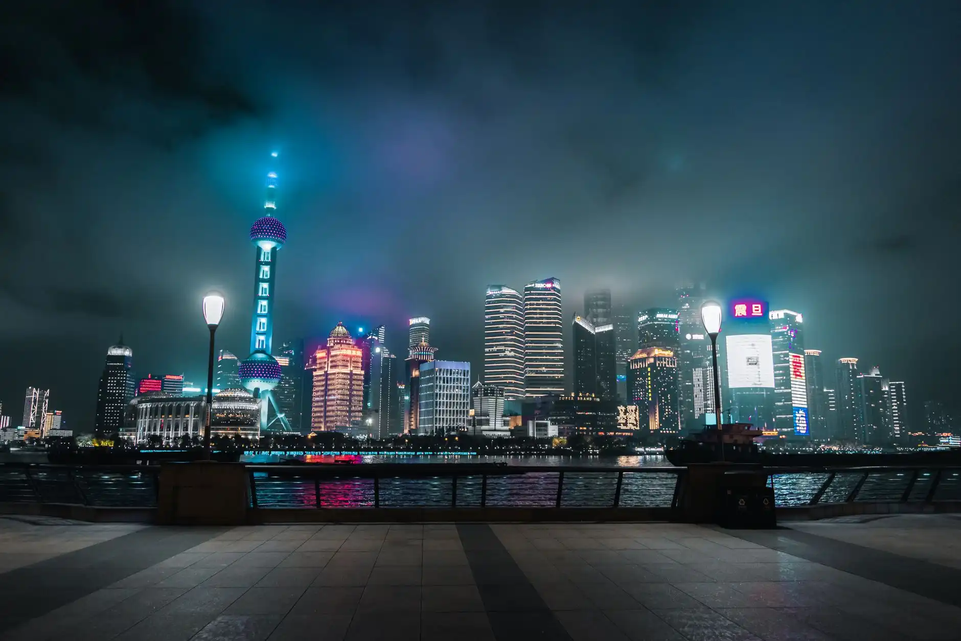2025年智能家居技术发展趋势与智能插座应用场景分析