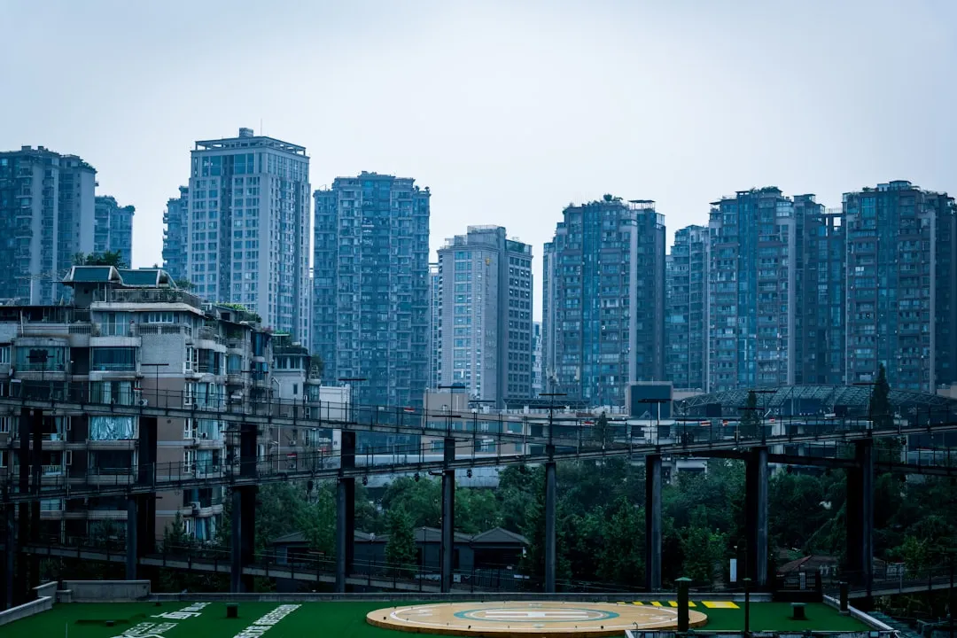 智能插座与智能开关在公寓智能化改造中的选型对比分析